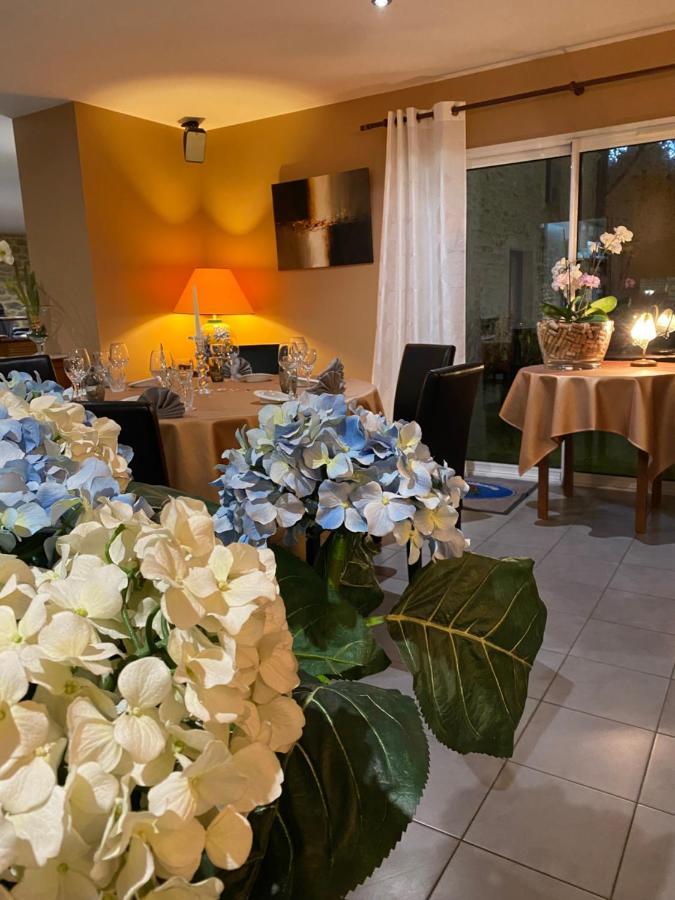 Hotel - Restaurant L'Hortensia Noyalo Kültér fotó